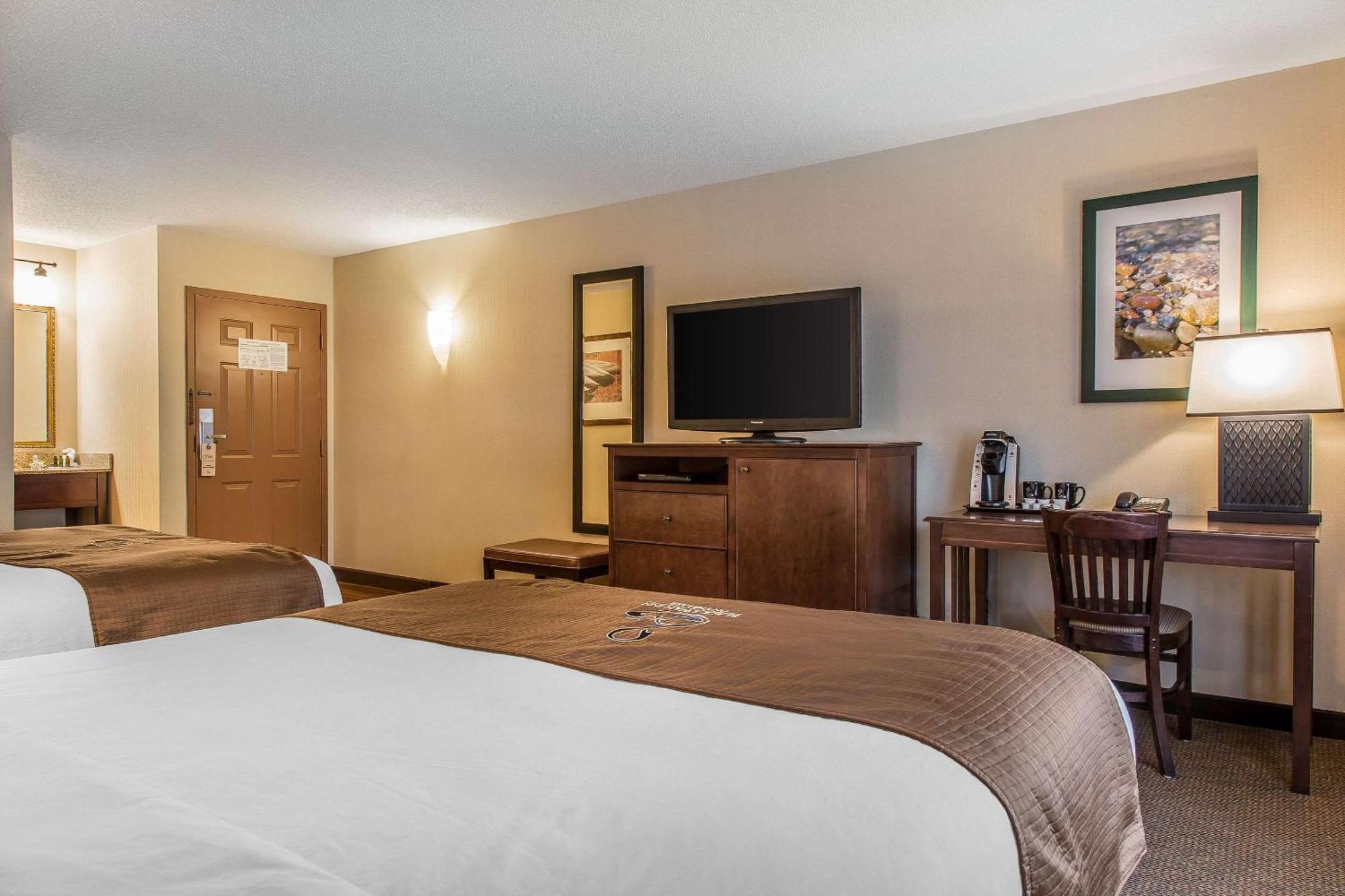 The Black Swan Lee - Lenox, Ascend Hotel Collection Ngoại thất bức ảnh